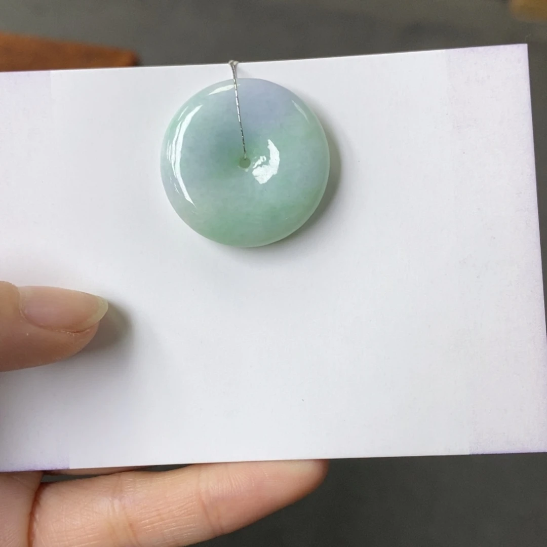 翡翠颈饰未镶嵌平安扣