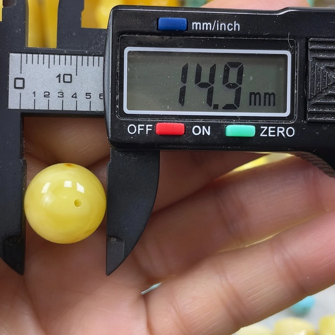 蜜蜡未镶嵌裸石7杂