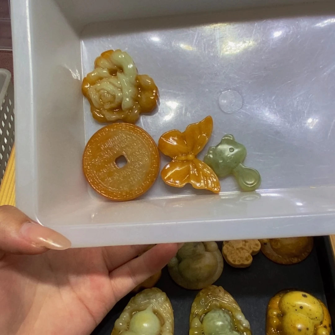 蛇纹石玉未镶嵌颈饰81