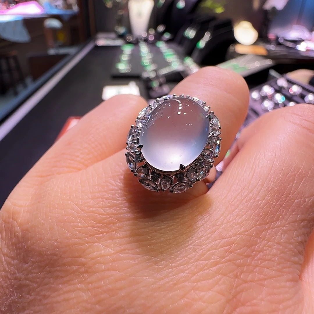 翡翠18K金镶嵌戒指