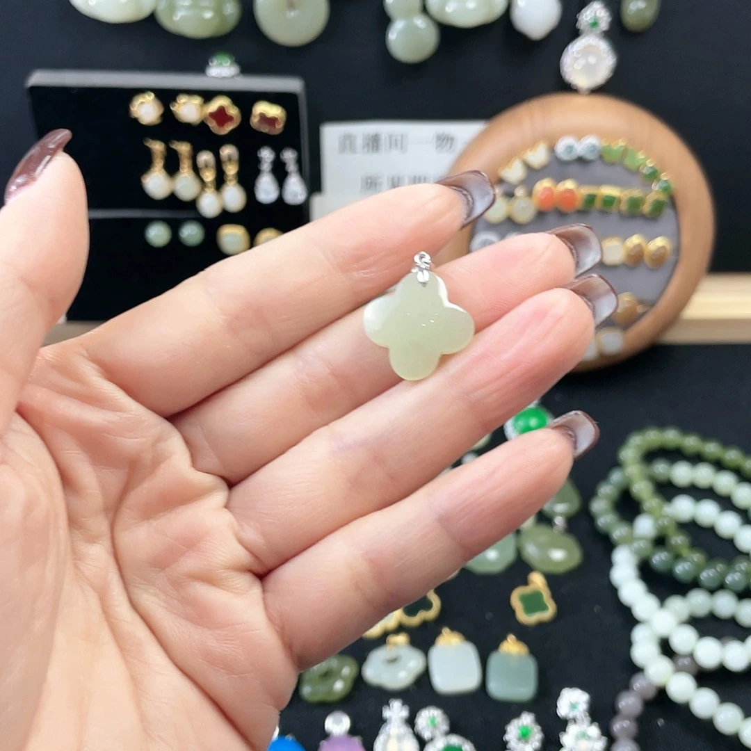 和田玉颈饰银S925镀金镶嵌