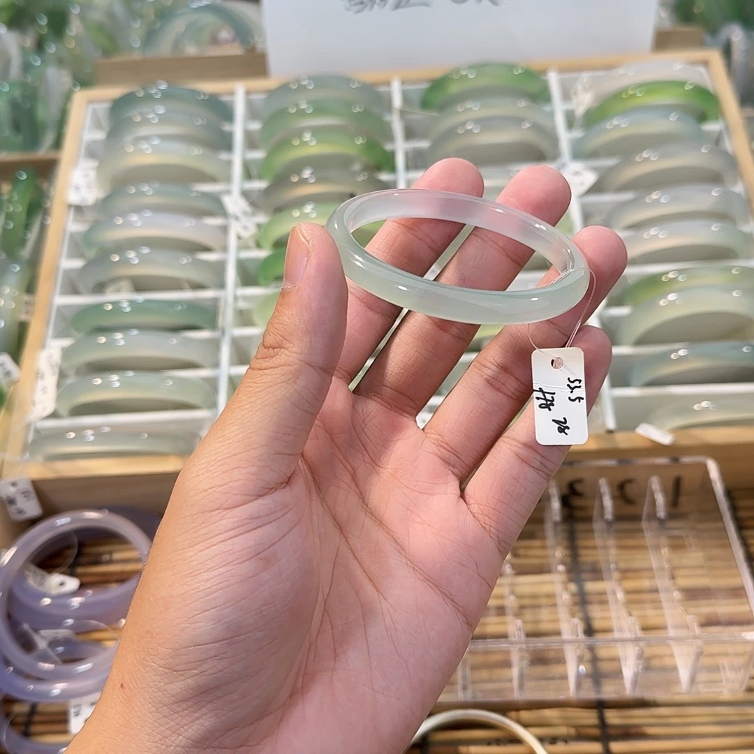 玛瑙/玉髓未镶嵌手镯圈口53.5