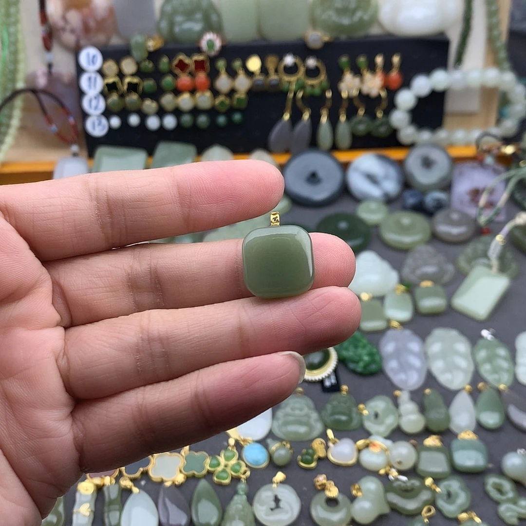 和田玉18K金镶嵌吊坠(不含链)