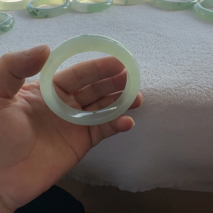 花***R翡翠未镶嵌手镯冰胶