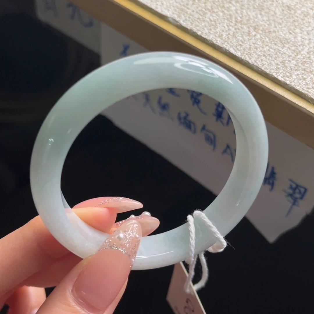 翡翠未镶嵌手镯手镯