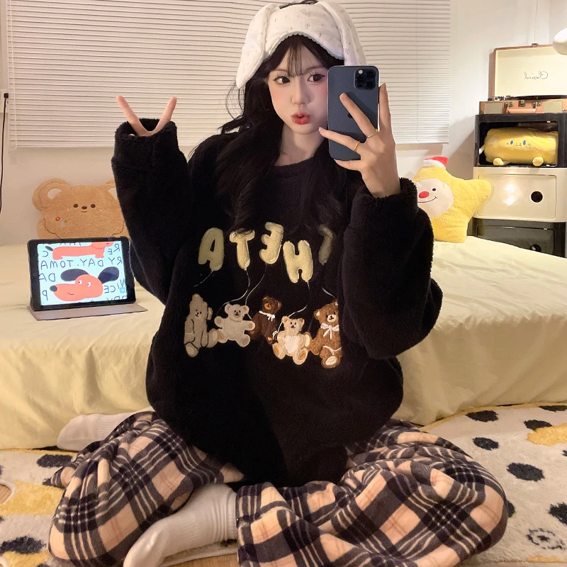 芯语婷秋冬季新款字母小熊贵妇绒女士加厚保暖甜美卡通家居服套装