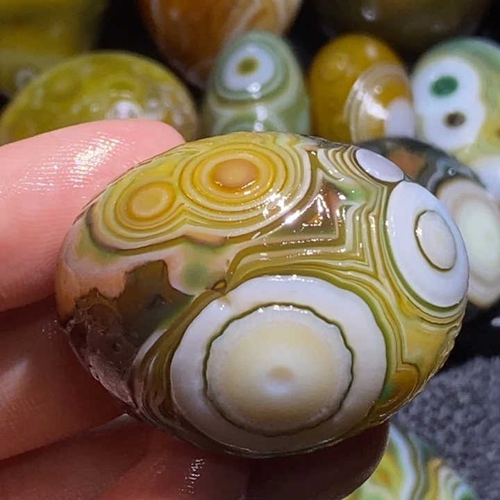 玛瑙/玉髓未镶嵌珠宝半成品99