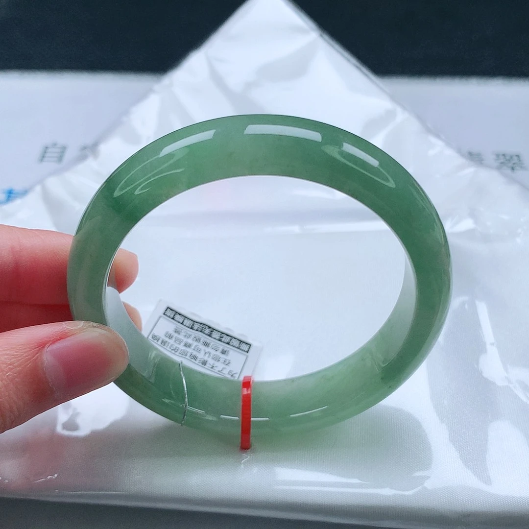 翡翠手镯未镶嵌53圈