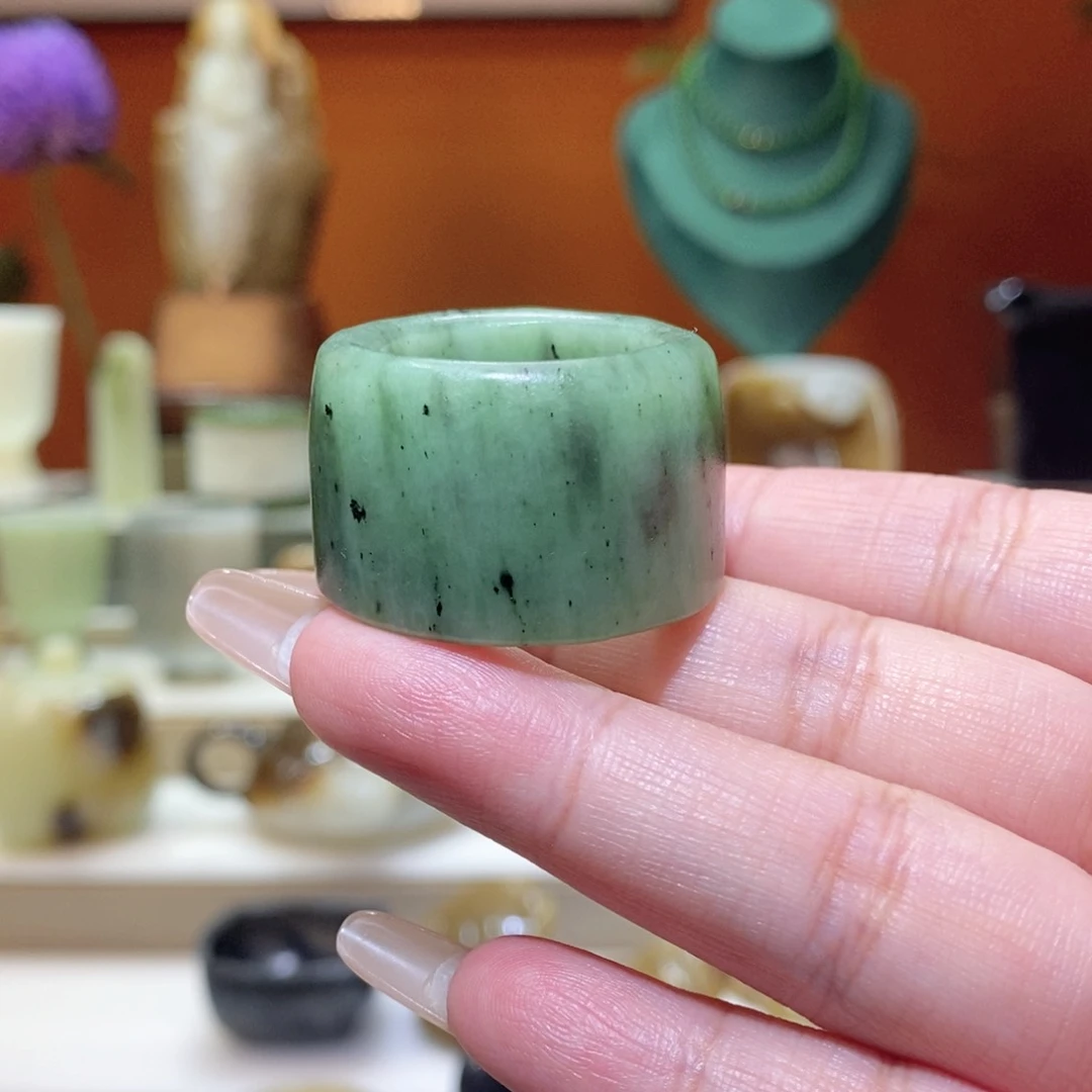 未镶嵌和田玉摆件碧玉扳指