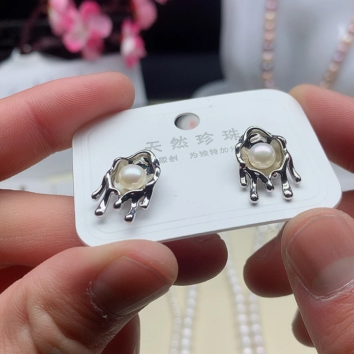 银S925镶嵌耳饰淡水珍珠