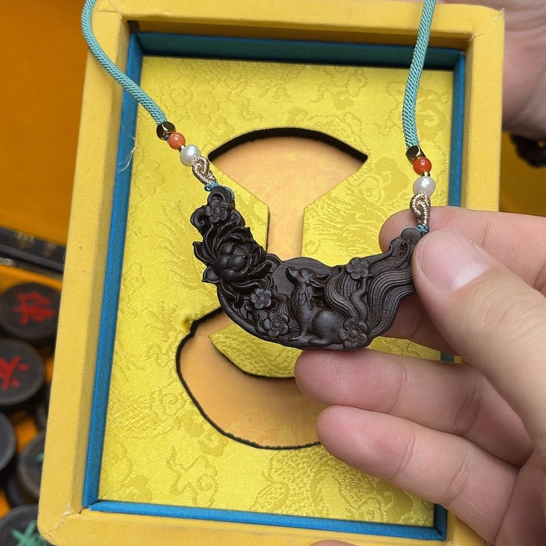 大叶紫檀（黑酸枝木类）