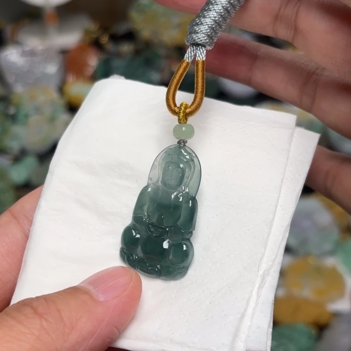 翡翠颈饰未镶嵌吊坠