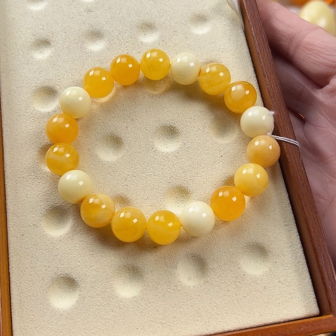 未镶嵌颈饰蜜蜡小***?16.1克