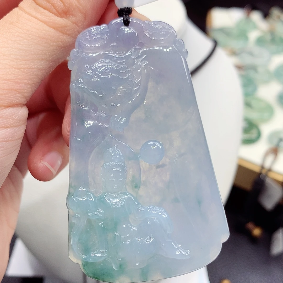 翡翠未镶嵌颈饰编号36，67.5/43/6.2