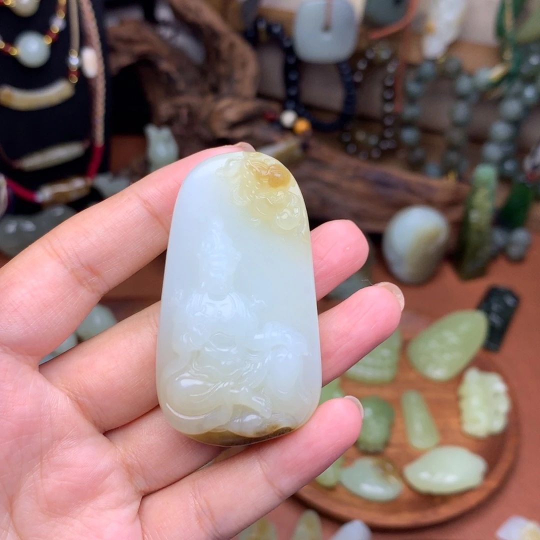 昂***泪和田玉未镶嵌挂件