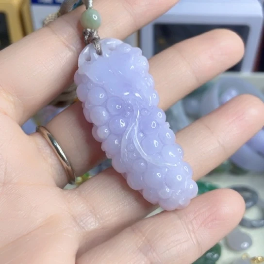 翡翠未镶嵌颈饰紫色葡萄吊坠