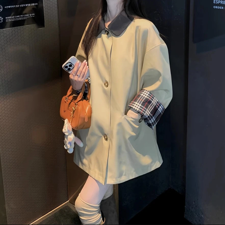 卡其色短款风衣女2025年春秋季新宽松翻领小个子英伦风拼接短风衣