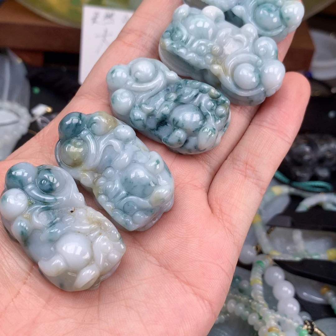 翡翠未镶嵌颈饰福利