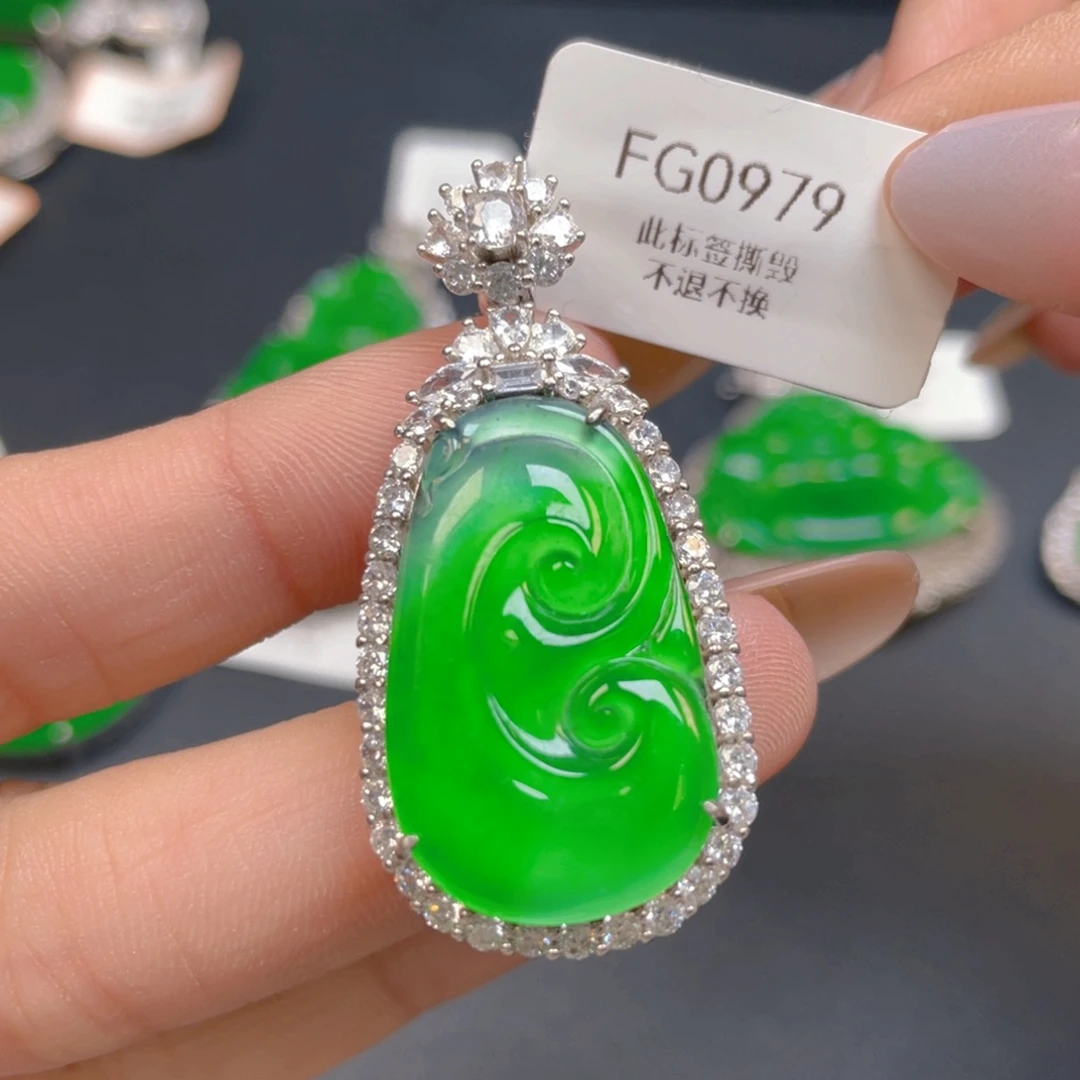 【闪购商品】颈饰银S925镶嵌翡翠翡翠