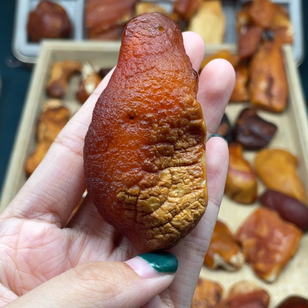 琥珀未镶嵌珠宝奇石