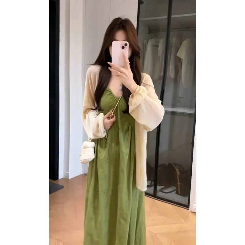 2025夏季新款法式气质宽松薄款针织开衫镂空收腰吊带连衣裙两件套