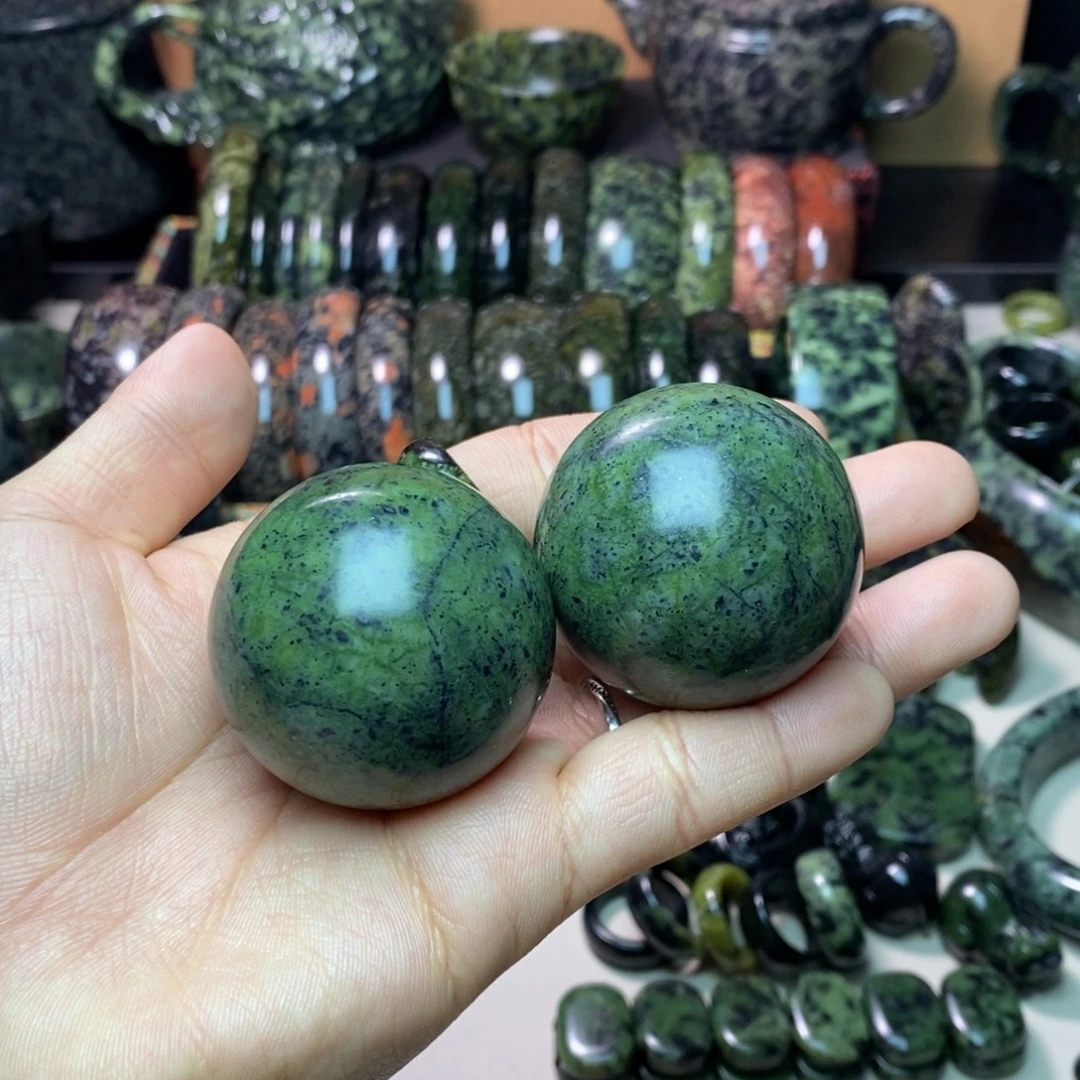 蛇纹石玉未镶嵌项链