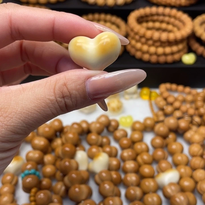 老***说吊坠猴头核桃爱心