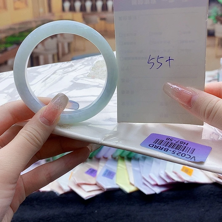 翡翠手镯未镶嵌Hhh