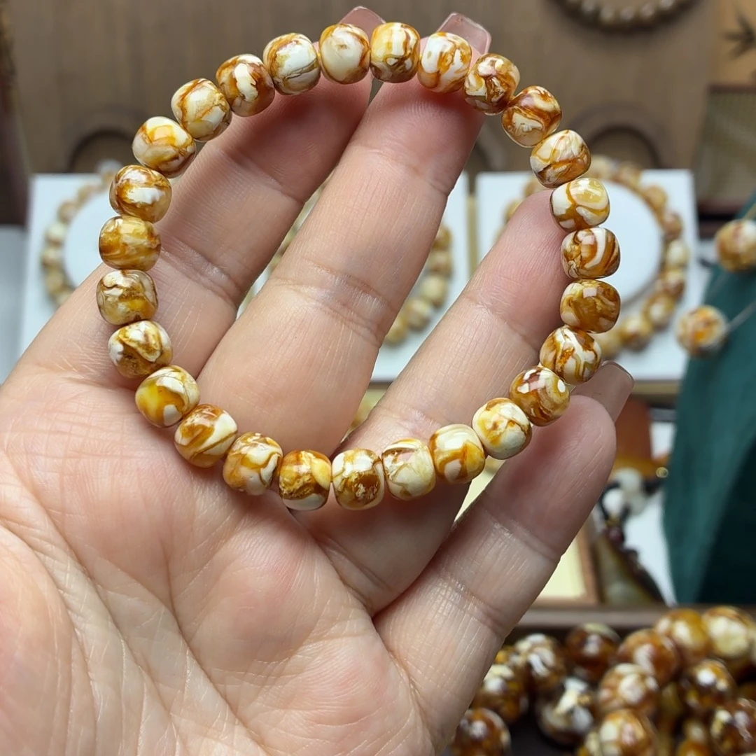 白***哥8mm沁色精工老型手串一条