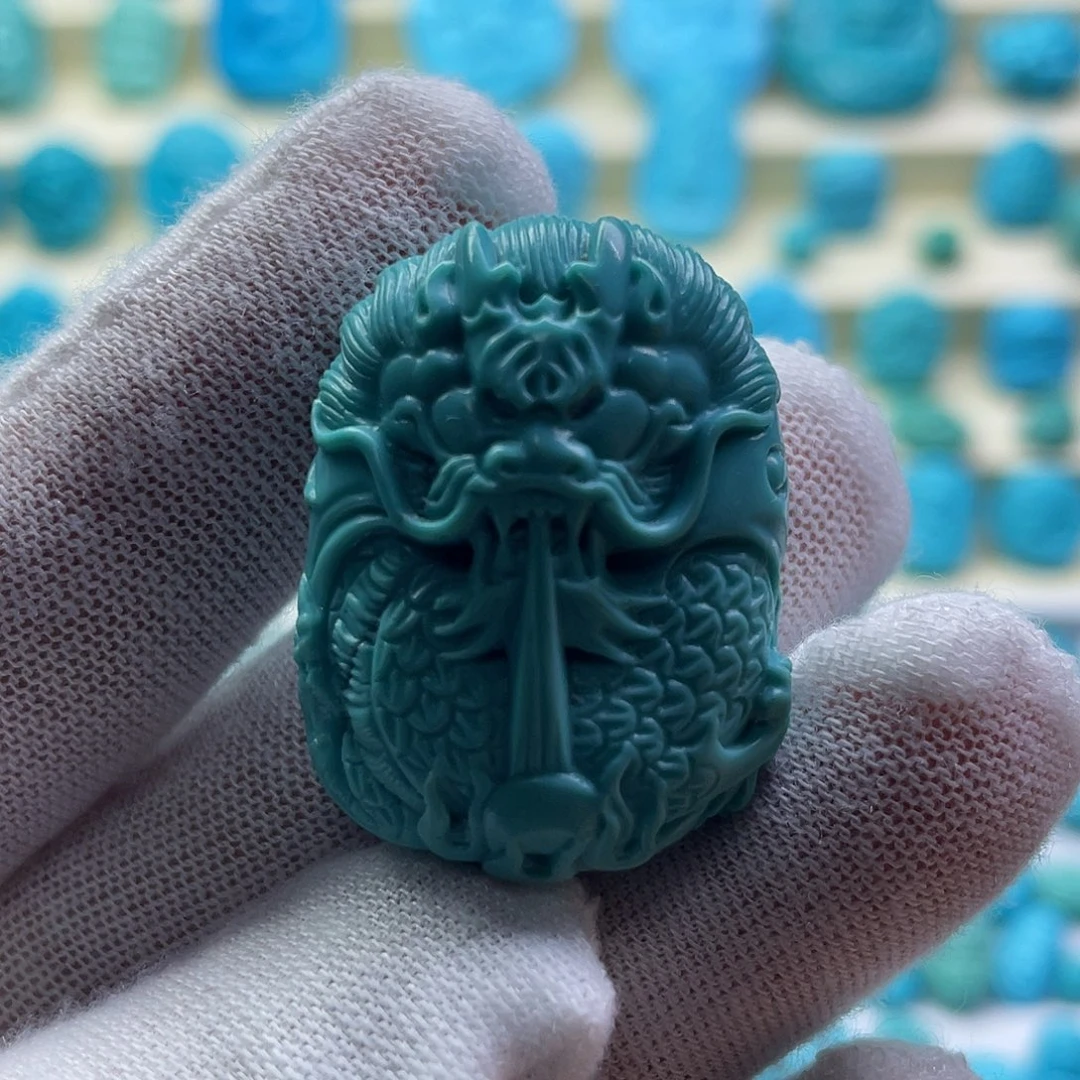 绿松石未镶嵌颈饰