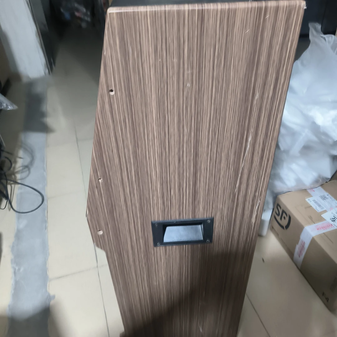 8新  18寸音响空箱，外观瑕疵，不售后