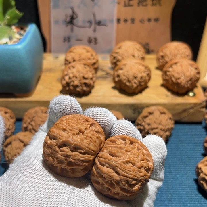 霸***气核桃全品无修 38.5 橘红皮山地正磨