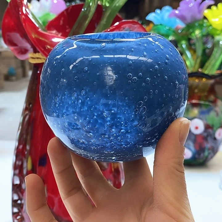 花瓶高8厘米宽5厘米