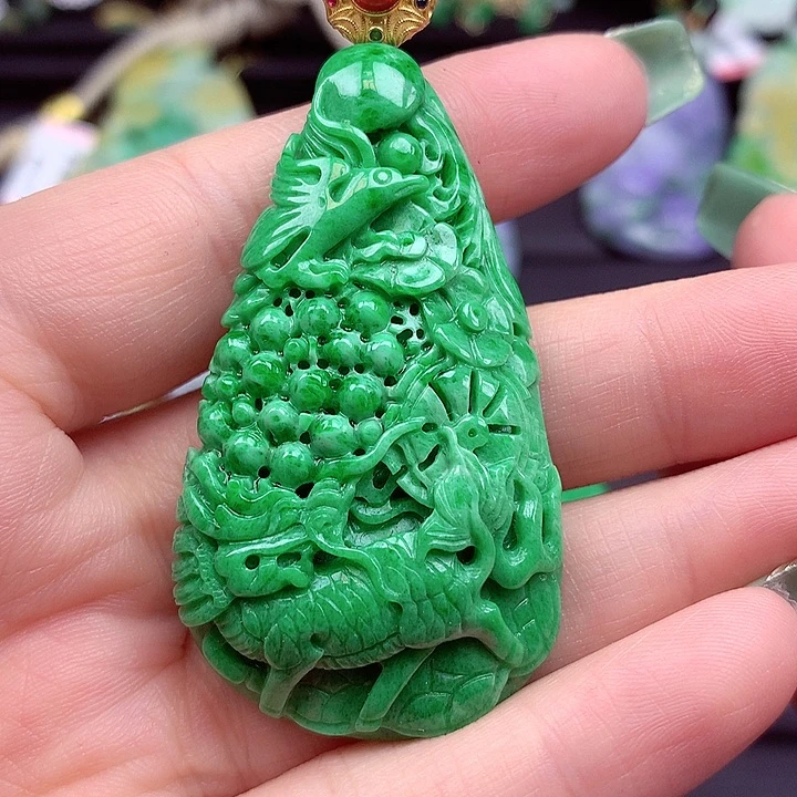 翡翠未镶嵌颈饰翡翠