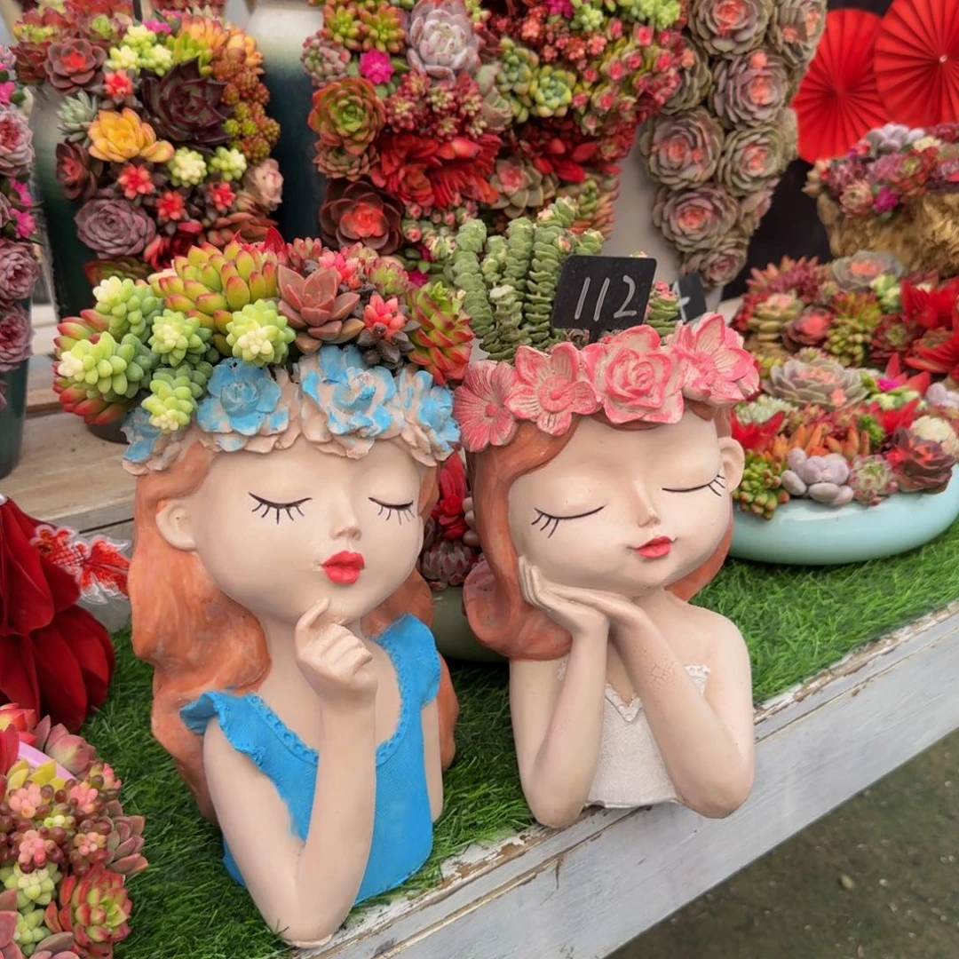 蓝色女孩跟白色女孩的款式