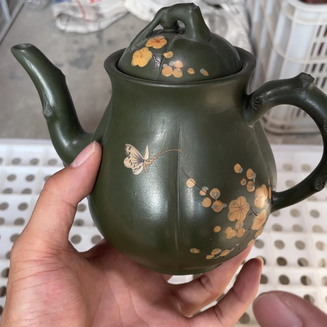 茶壶紫砂老厂紫砂壶一件。