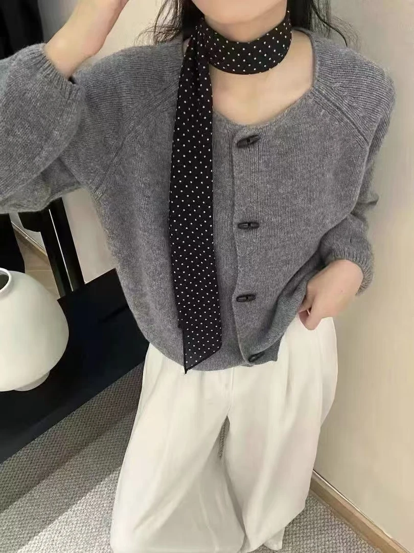 379【100羊毛】冬季新款百搭显瘦牛角扣针织开衫女潮