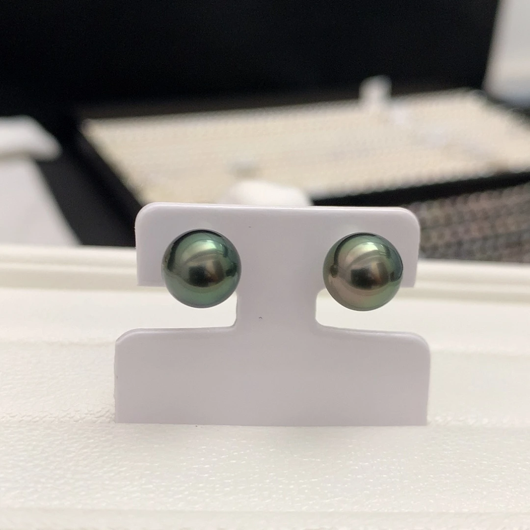 18K金镶嵌海水珍珠耳饰8.9mm大溪地黑珍珠耳钉