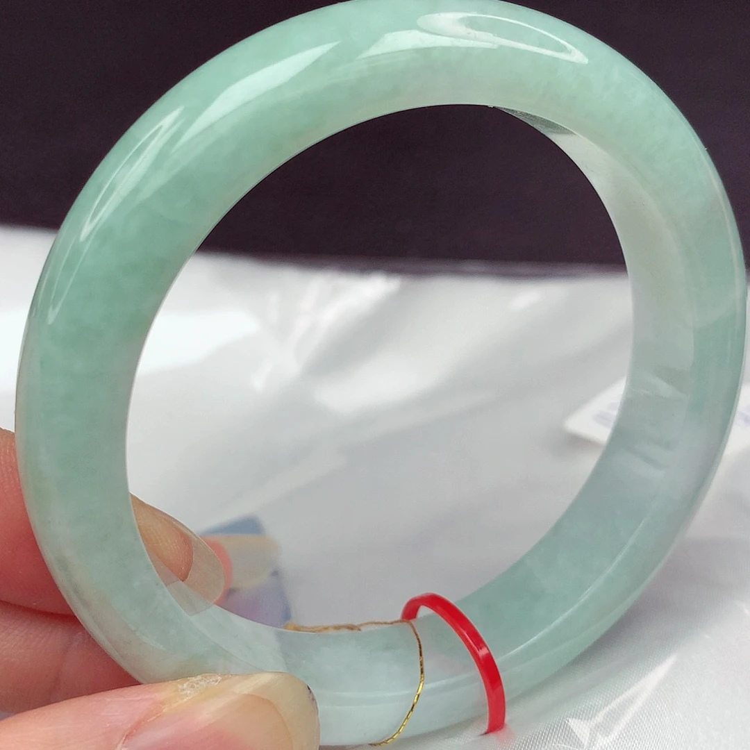 翡翠手镯未镶嵌56圈500