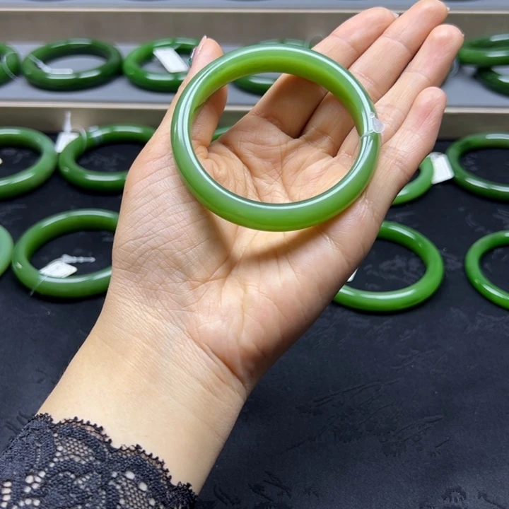 和田玉（碧玉）手镯未镶嵌冰粉绿