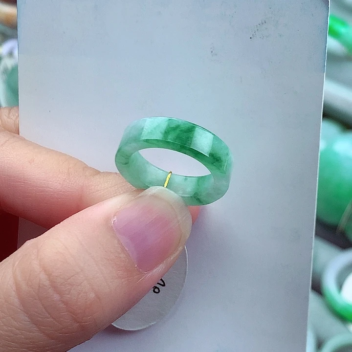 翡翠未镶嵌戒指8.9号