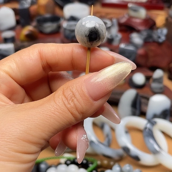 小***叉和田玉未镶嵌颈饰