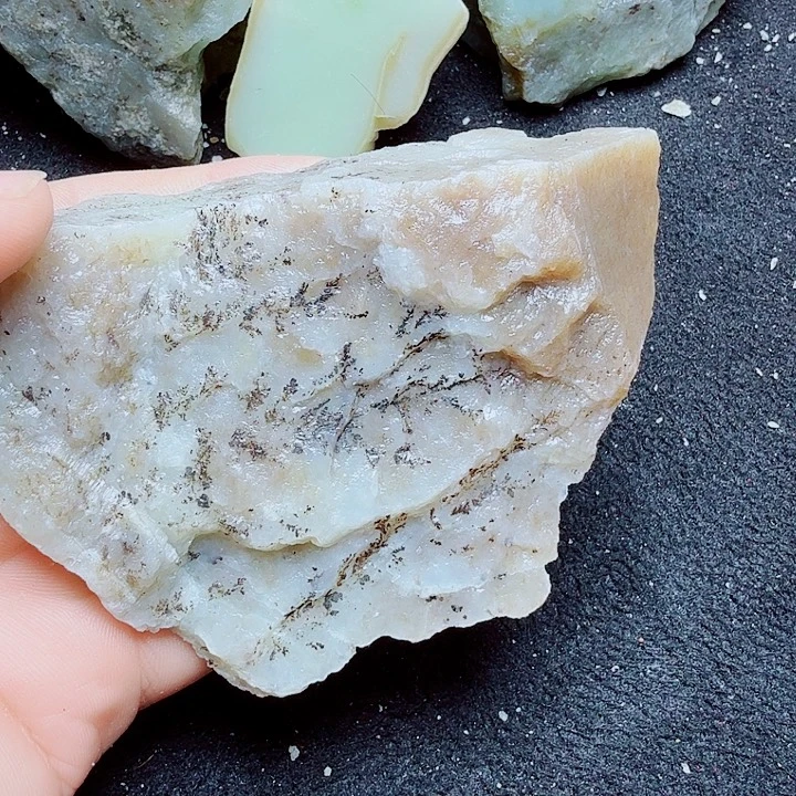未镶嵌和田玉（糖玉）珠宝半成品