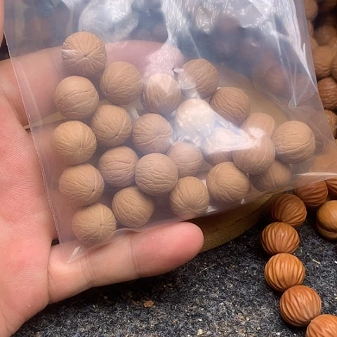 塞***龍吊坠猴头核桃原皮聚宝盆15精卡不打底