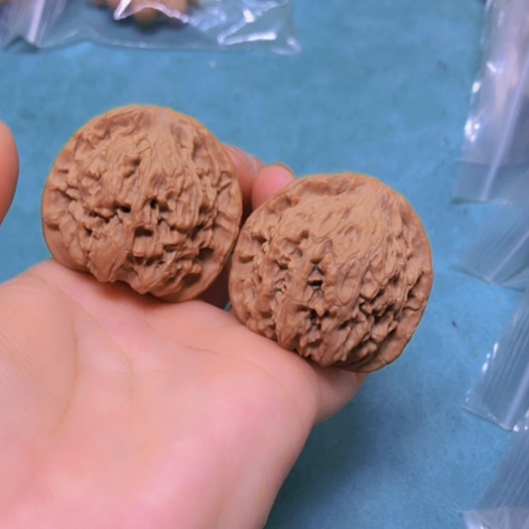 【闪购商品】把件核桃42红狮子修尖