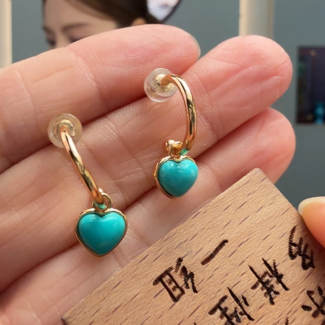 绿松石未镶嵌颈饰