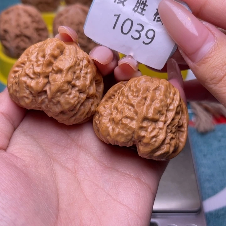 文玩核桃把件蛤蟆头42.1039