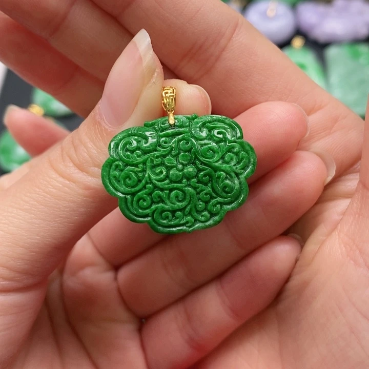 翡翠颈饰未镶嵌吊坠