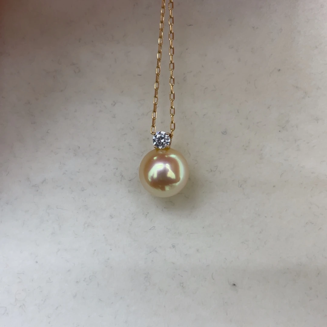 18K金镶嵌海水珍珠吊坠(赠链)