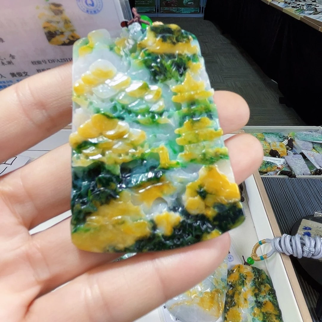 颈饰未镶嵌翡翠一